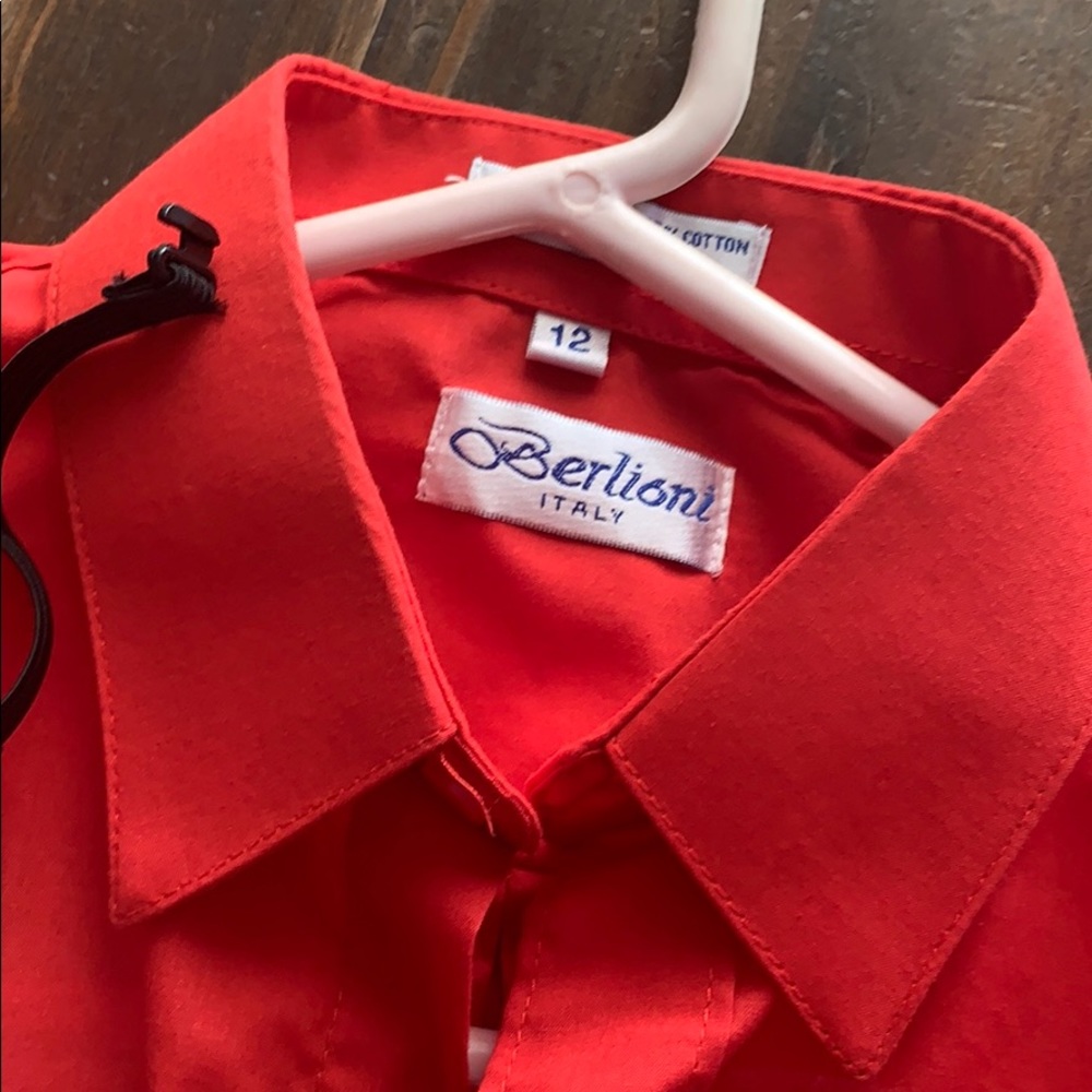 Boys red button down - Picture 2 of 5